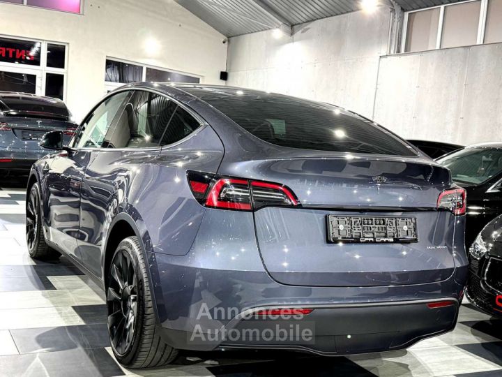 Tesla Model Y Long Range Dual Motor Performance 1eMain Etat Neuf - 4