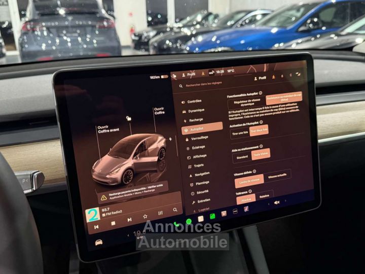 Tesla Model Y Long Range Dual Motor Performance 1eMain Etat Neuf - 13