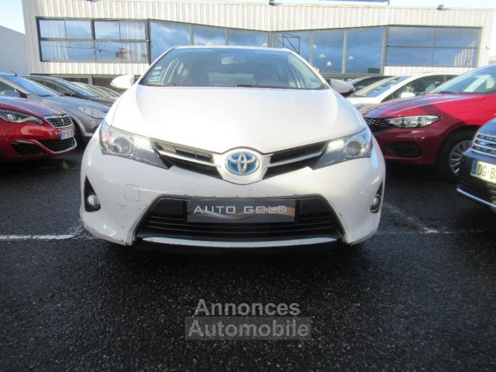 Toyota Auris Hybride 136h Dynamic - 2