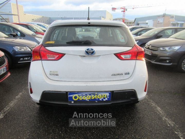 Toyota Auris Hybride 136h Dynamic - 5