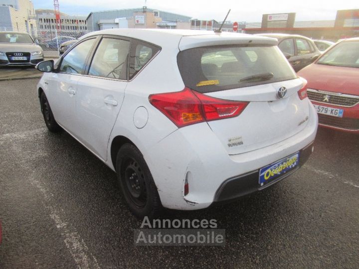 Toyota Auris Hybride 136h Dynamic - 6