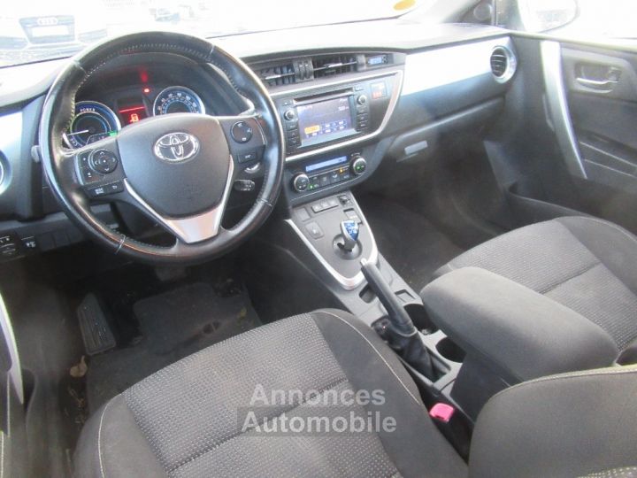 Toyota Auris Hybride 136h Dynamic - 7