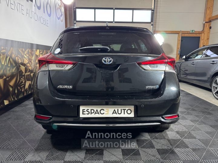 Toyota Auris Hybride 136h Executive - 4