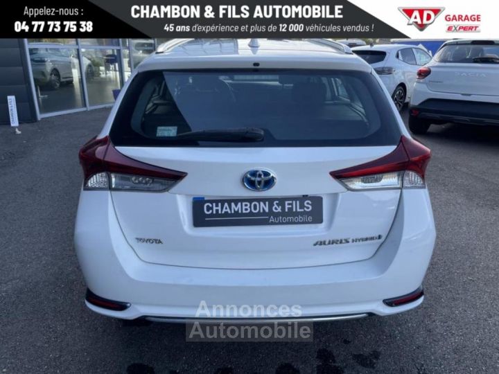 Toyota Auris Touring Sports Hybride 136h Dynamic - 6