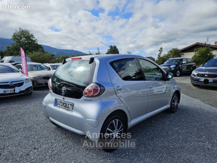 Toyota Aygo 1.0 VVT-i 68ch Dynamic MMT 5p - 4