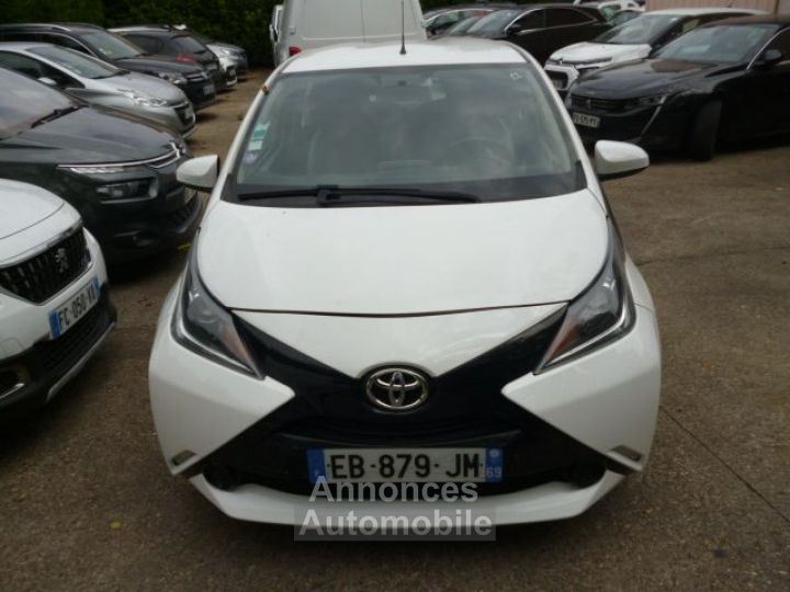 Toyota Aygo 1.0 VVT-i 69ch x-play 5p - 1