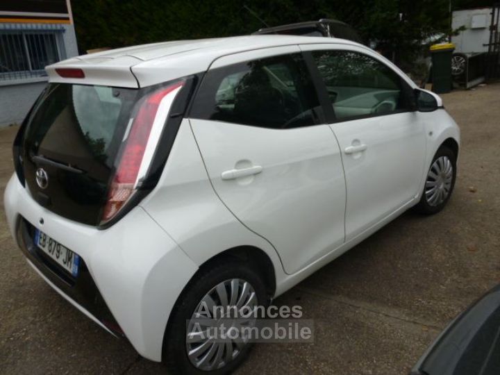 Toyota Aygo 1.0 VVT-i 69ch x-play 5p - 2