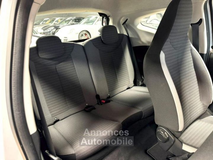 Toyota Aygo II (2) 1.0 VVT-I 72 X-PLAY X-APP 3P - 21