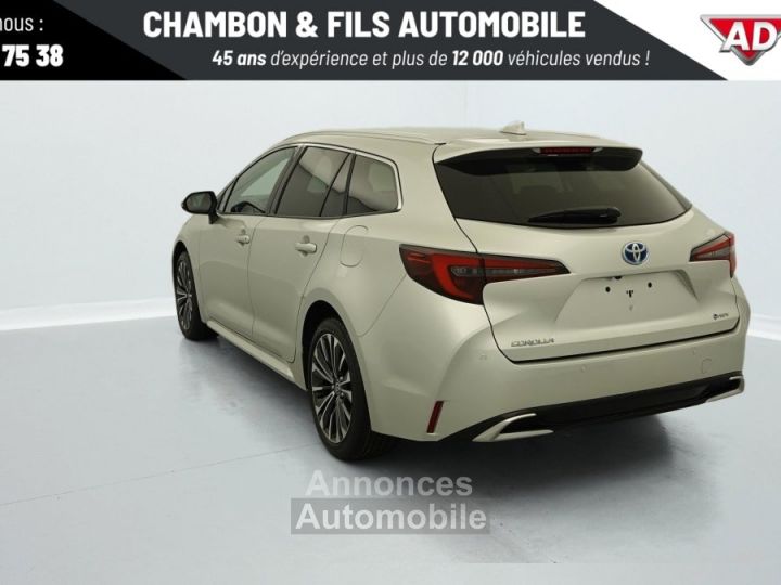 Toyota Corolla touring sports Hybride 196ch Design - 17