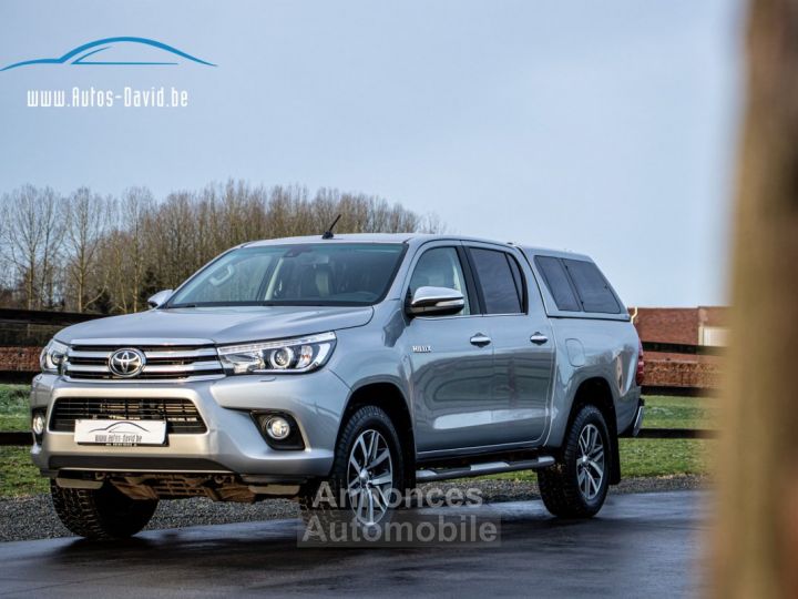 Toyota Hilux 2.4 D-4D 4WD Lounge - LICHTE VRACHT - TREKHAAK - 220V - CAMERA - CRUISECONTROL - KEYLESS GO - EURO 6 - 1