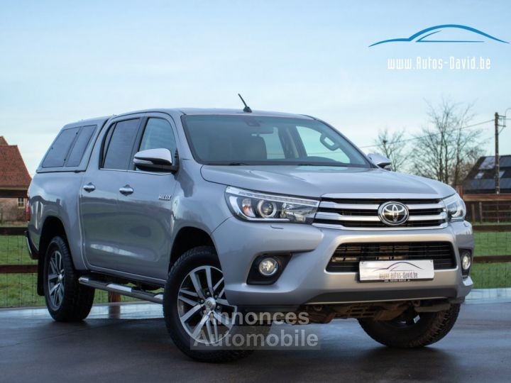 Toyota Hilux 2.4 D-4D 4WD Lounge - LICHTE VRACHT - TREKHAAK - 220V - CAMERA - CRUISECONTROL - KEYLESS GO - EURO 6 - 4