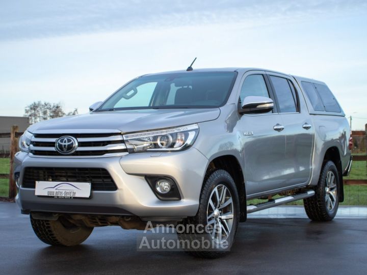 Toyota Hilux 2.4 D-4D 4WD Lounge - LICHTE VRACHT - TREKHAAK - 220V - CAMERA - CRUISECONTROL - KEYLESS GO - EURO 6 - 6