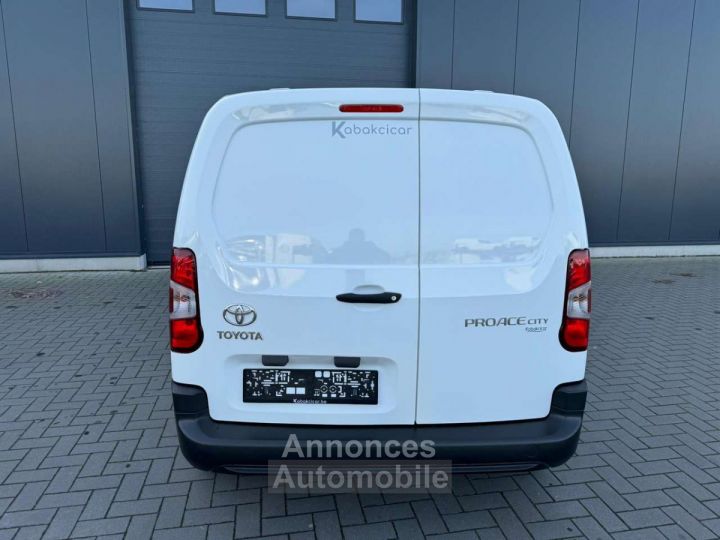 Toyota ProAce City ETAT NEUF UTLITAIRE CLIM -GARANTIE 12 MOIS - 5