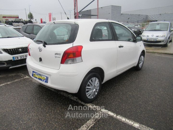 Toyota Yaris 1.0 - 69 VVT-i Up - 4