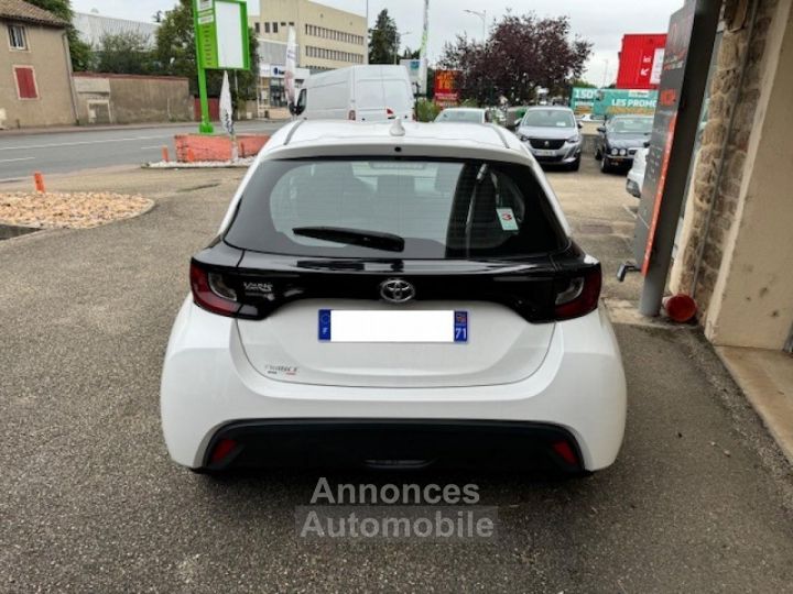 Toyota Yaris 1.0 - 70 VVT-i  IV 2020 France PHASE 1 - 6