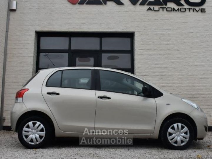 Toyota Yaris 1.0i - 1