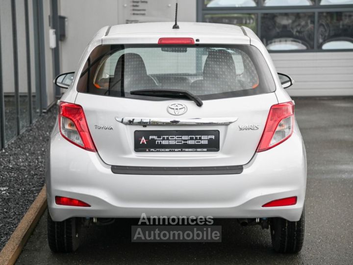 Toyota Yaris 1.33 VVT-i Life Navi - 21