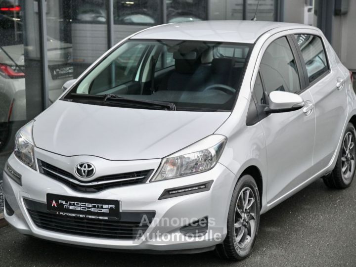 Toyota Yaris 1.33 VVT-i Life Navi - 22