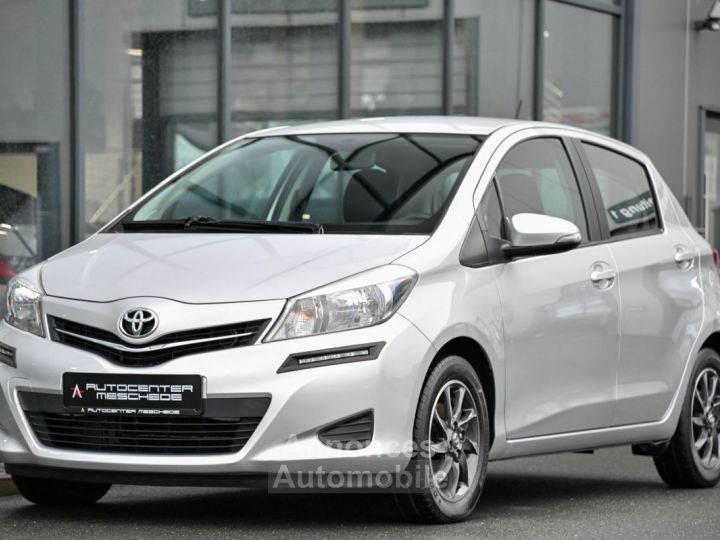 Toyota Yaris 1.33 VVT-i Life Navi - 24