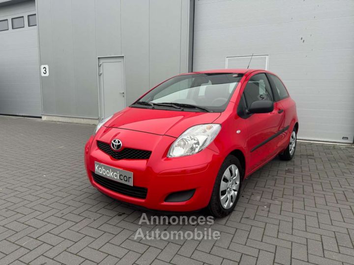 Toyota Yaris 1.4 Turbo D-4D Linea Luna FAIBLE KILOMÈTRAGE - 3