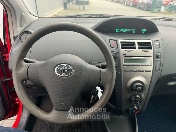 Toyota Yaris 1.4 Turbo D-4D Linea Luna FAIBLE KILOMÈTRAGE - 10