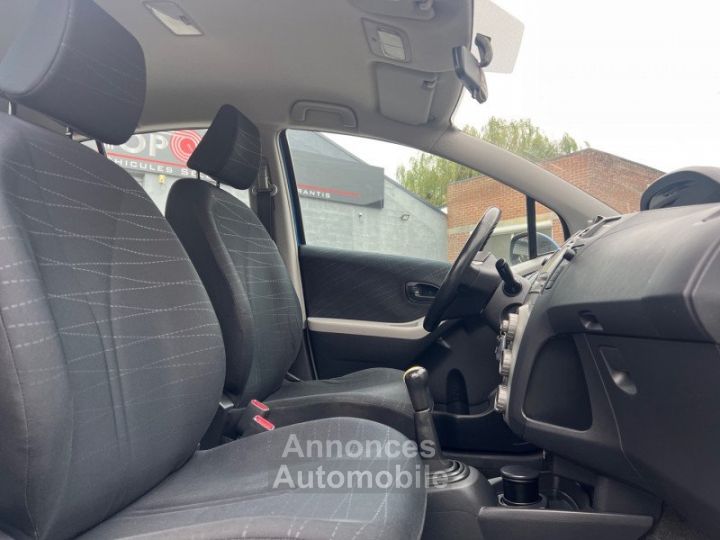 Toyota Yaris 87 VVT-I LES BLEUS 5 PORTES / GARANTIE - 15