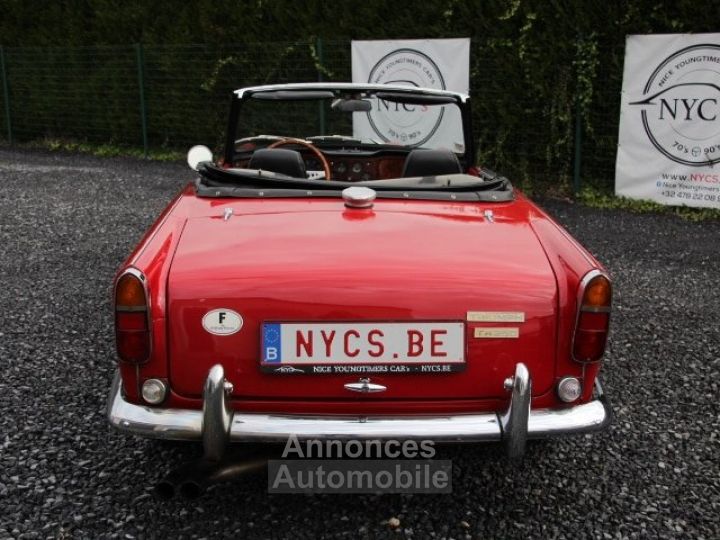 Triumph TR250  - 11