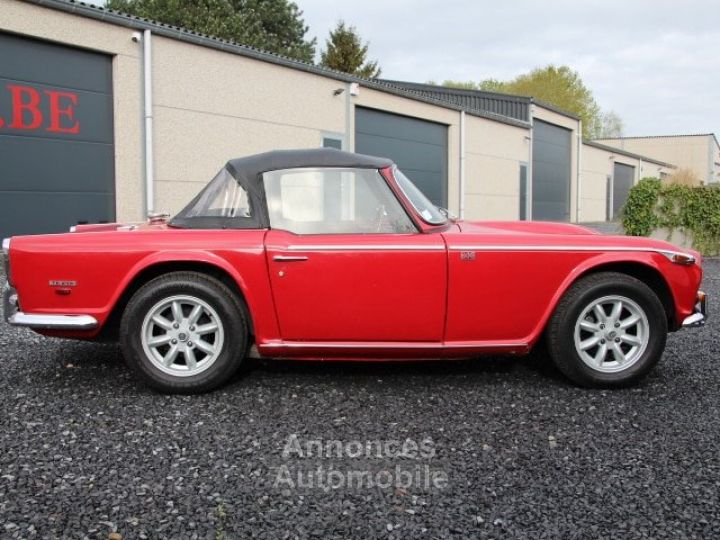 Triumph TR250  - 16