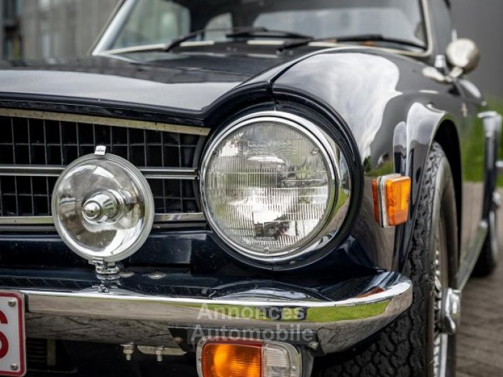 Triumph TR6 2500 - 17