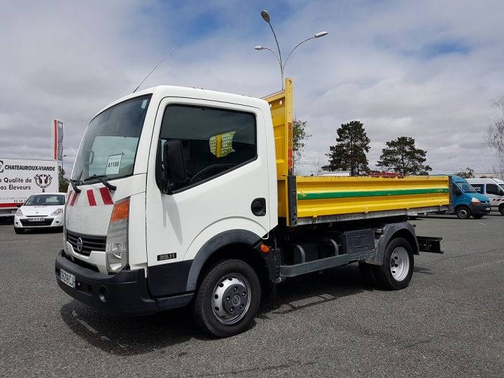 Utilitaire Léger Nissan Cabstar Benne Arrière 35-11 Blanc Jaune Vert ...