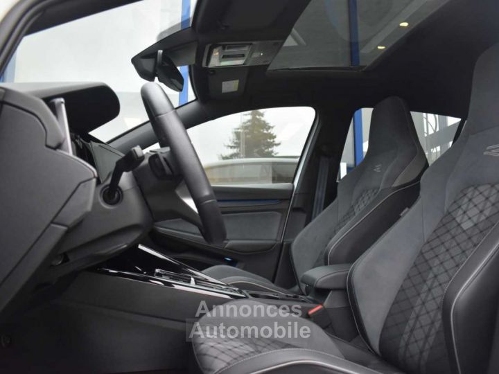 Volkswagen Golf 1.0 eTSI R-Line DSG Pano Matrix Camera IQ Drive - 10