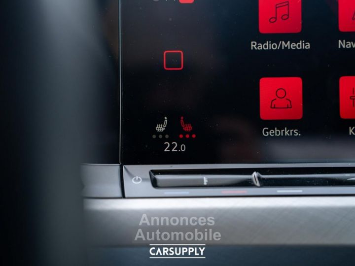 Volkswagen Golf 1.5 eTSI DSG - Camera - GPS - Aple carplay - ACC - 17