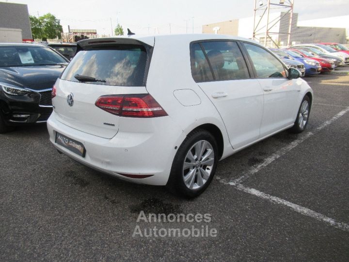 Volkswagen Golf 1.6 TDI 110 BlueMotion Technology Confortline - 4