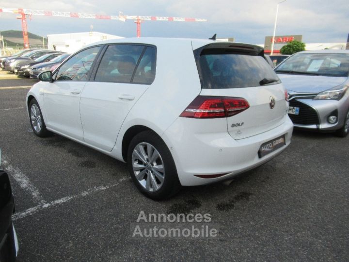 Volkswagen Golf 1.6 TDI 110 BlueMotion Technology Confortline - 6