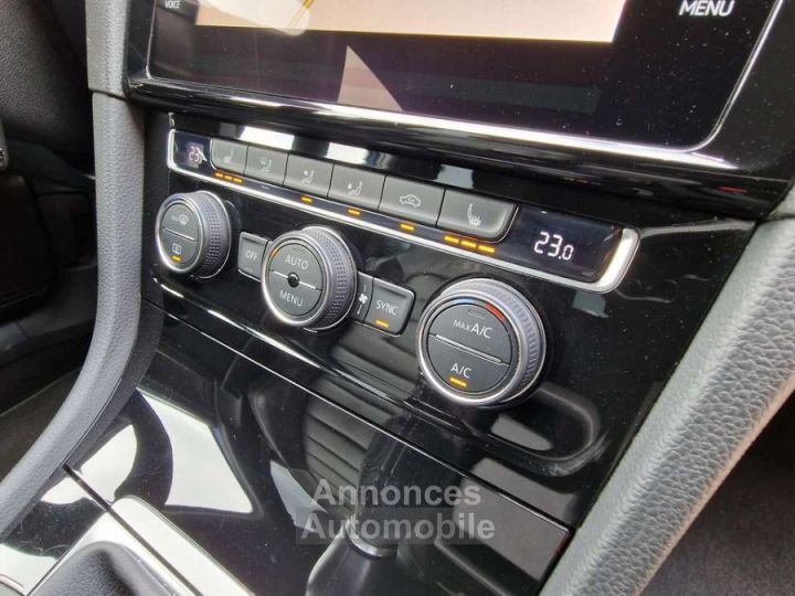 Volkswagen Golf 1.6 TDI R-LINE DISTRONIC COCKPIT LED CAM - 12