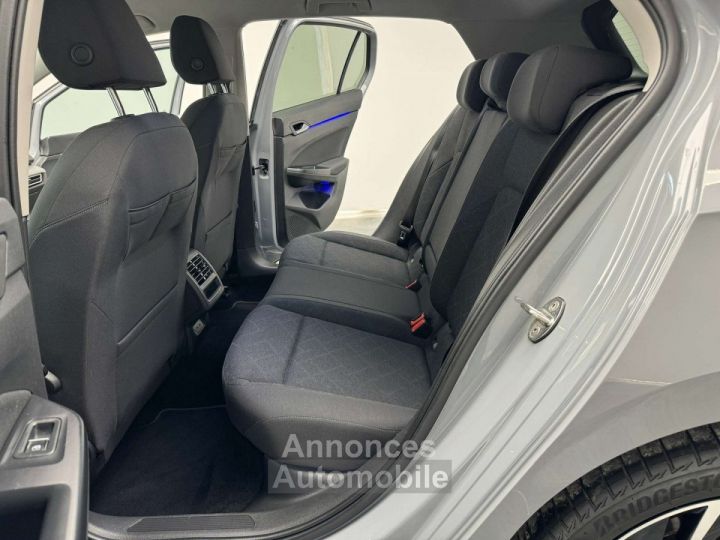 Volkswagen Golf 2.0 TDi GARANTIE 12 MOIS 1er PROPRIETAIRE CAMERA - 11