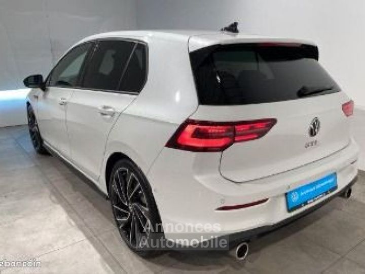 Volkswagen Golf 2.0 TSI DSG GTI - 2