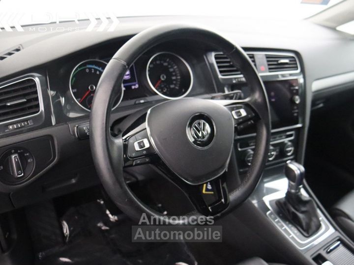 Volkswagen Golf E-GOLF 35,8KWH - LEDER LED NAVIGATIE 24.733km!!! OVERHEIDSPREMIE!!! - 34