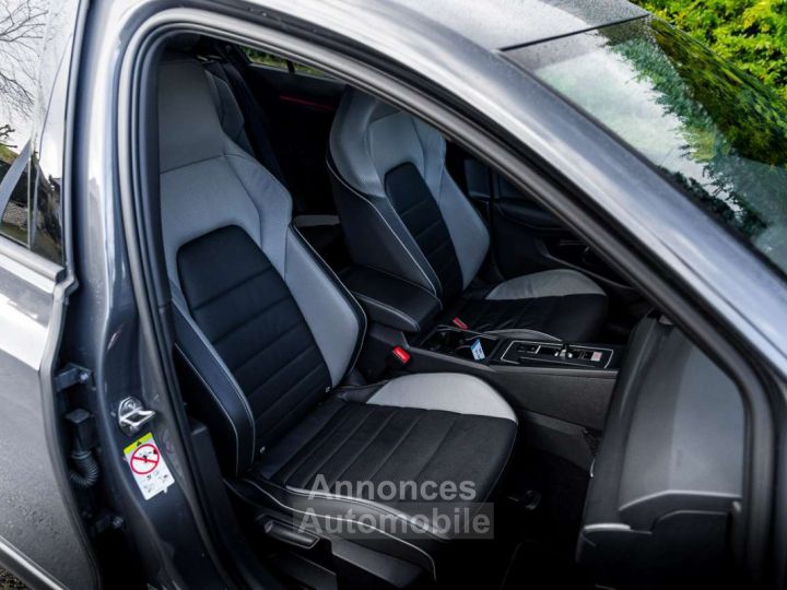 Volkswagen Golf GTE 1.4 eHybrid DSG - 24