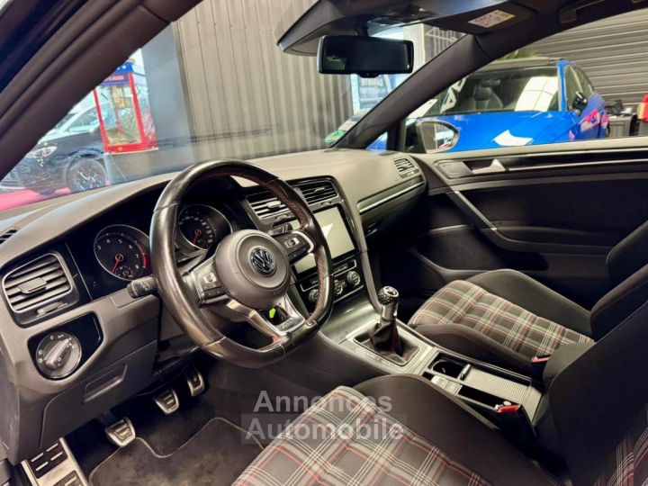 Volkswagen Golf VII 2.0 TSI 220 BLUEMOTION TECHNOLOGY GTI 3P - 14