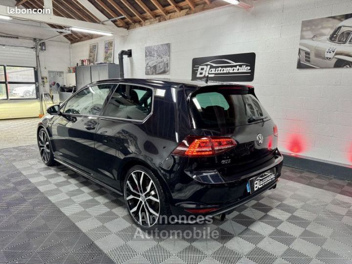 Volkswagen Golf VII 2.0 TSI 220CH GTI 3P - 3