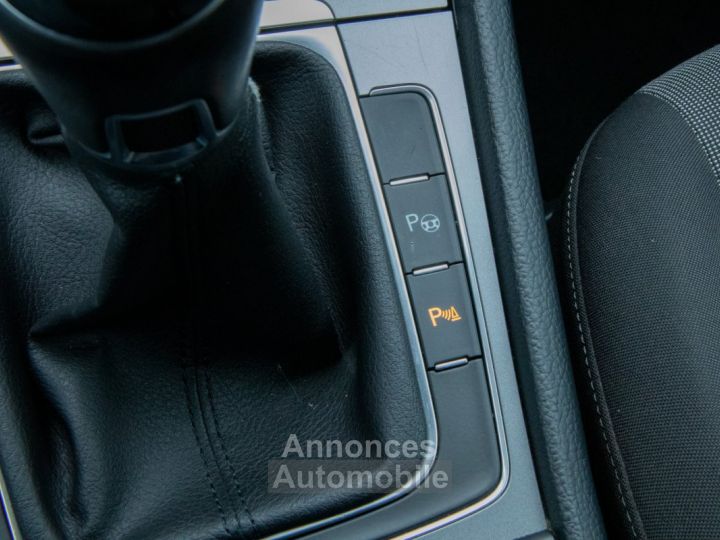 Volkswagen Golf Volkswagen 1.6 TDI Bluemotion Trendline - ADAPT. CRUISE CONTROL - BLUETOOTH - PARKEERASSISTENT - AIRCO - LICHT EN REGENSENSOR   - 24