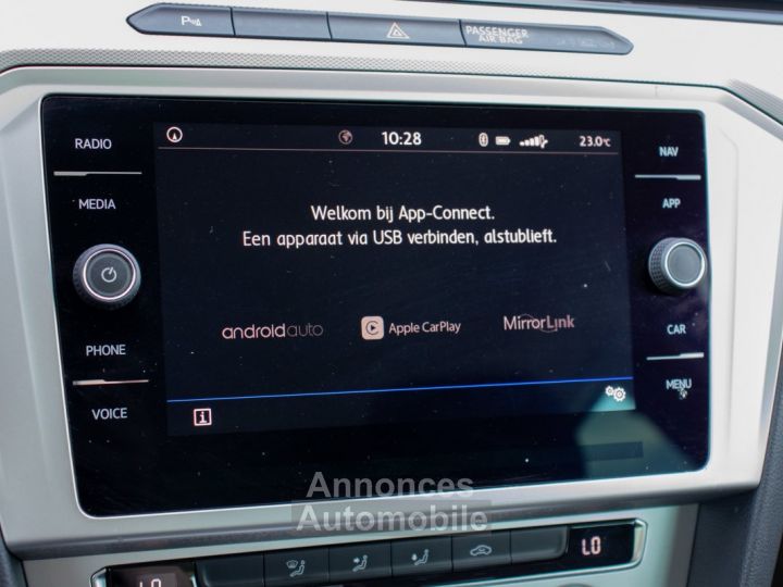 Volkswagen Passat Volkswagen Variant 2.0 TDi DSG - APPLE CARPLAY - ADAPT. CRUISECONTROL - CAMERA - EURO 6c - 17