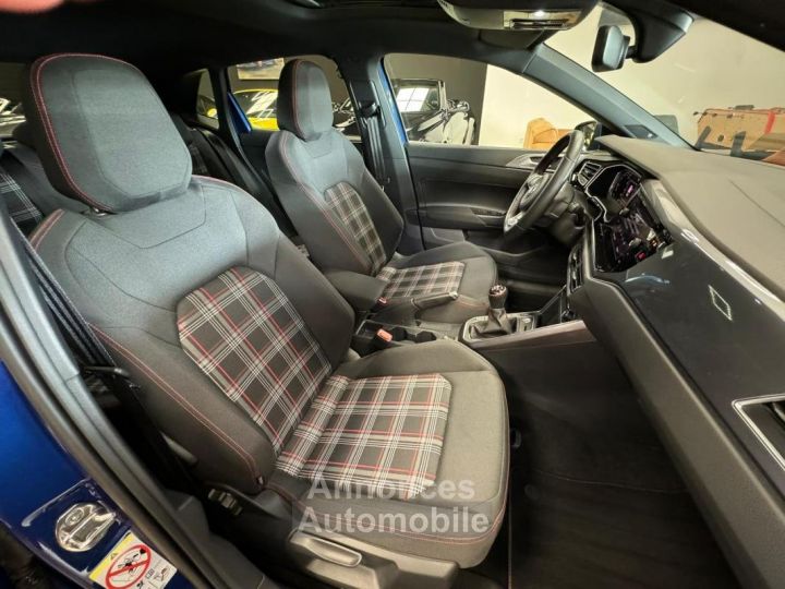 Volkswagen Polo VI 2.0 TSI 200 GTI BVM6 5p - 32