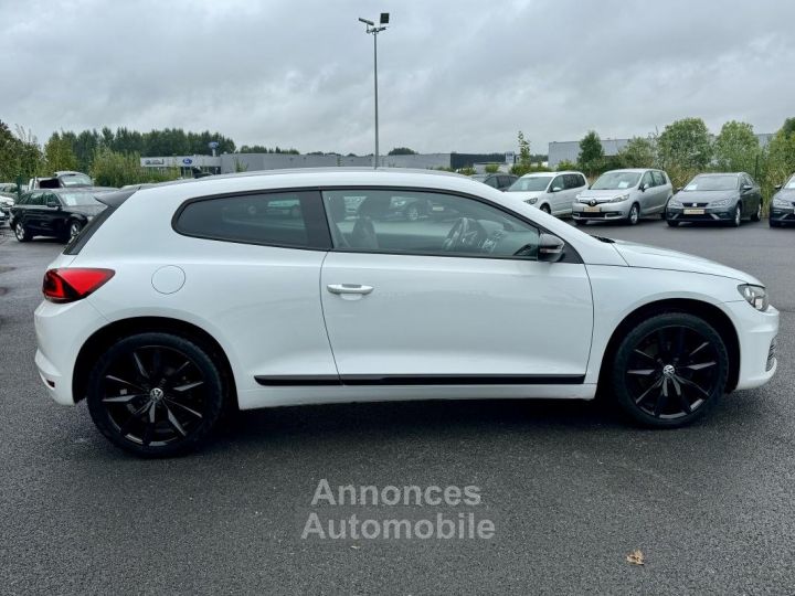 Volkswagen Scirocco 2.0 TDI 150 CH BVM6 EDITION LIMITEE BLACK SESSION - 4