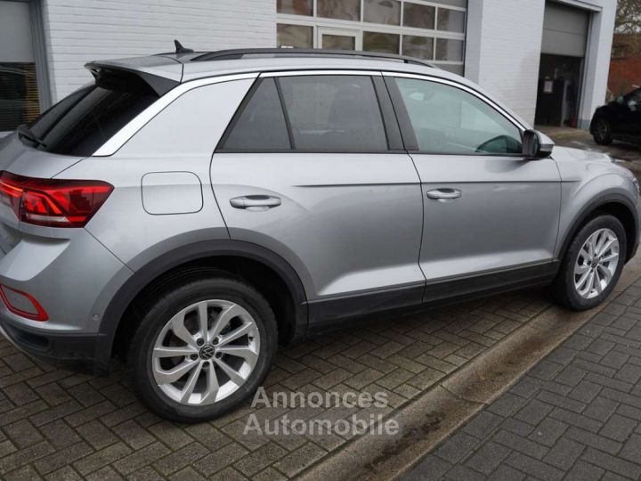 Volkswagen T-Roc 1.5 TSI CARPLAY, ADAPTIEVE CRUISE, PARKEERSENSOREN - 3