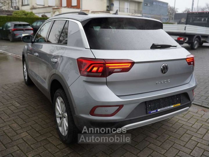 Volkswagen T-Roc 1.5 TSI CARPLAY, ADAPTIEVE CRUISE, PARKEERSENSOREN - 4