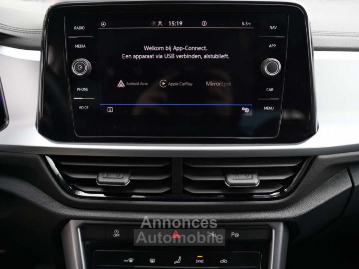 Volkswagen T-Roc 1.5 TSI CARPLAY, ADAPTIEVE CRUISE, PARKEERSENSOREN - 17