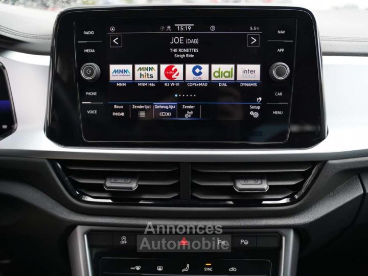 Volkswagen T-Roc 1.5 TSI CARPLAY, ADAPTIEVE CRUISE, PARKEERSENSOREN - 18