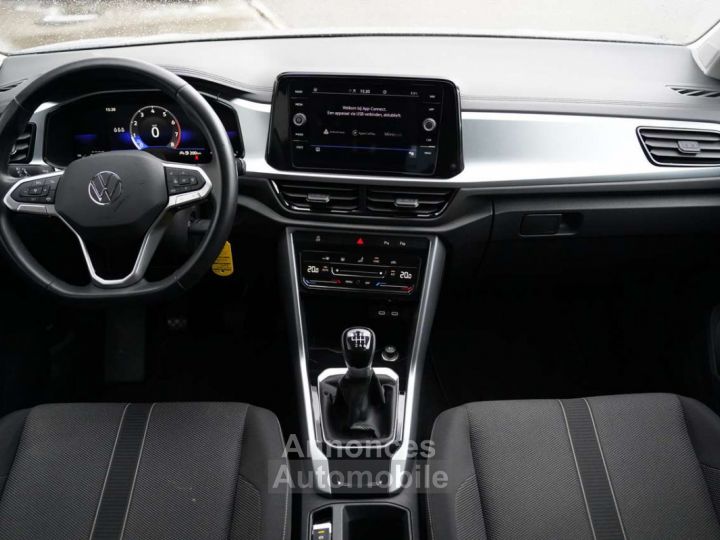 Volkswagen T-Roc 1.5 TSI CARPLAY, ADAPTIEVE CRUISE, PARKEERSENSOREN - 24